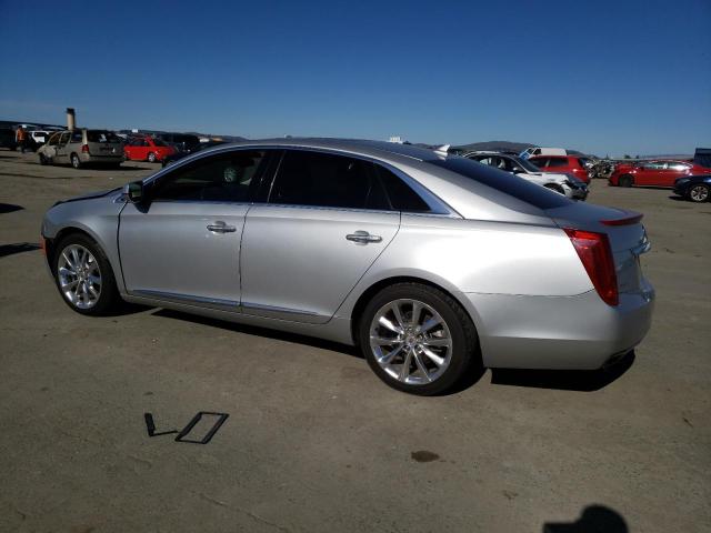 2G61S5S38D9112241 - 2013 CADILLAC XTS PREMIUM COLLECTION SILVER photo 2