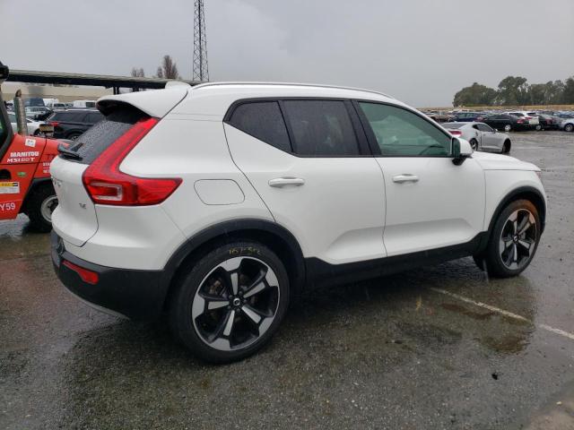 YV4AC2HK9L2206047 - 2020 VOLVO XC40 T4 MOMENTUM WHITE photo 3