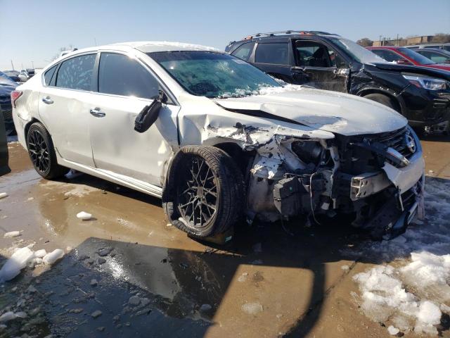 1N4AL3AP5GC259803 - 2016 NISSAN ALTIMA 2.5 WHITE photo 4