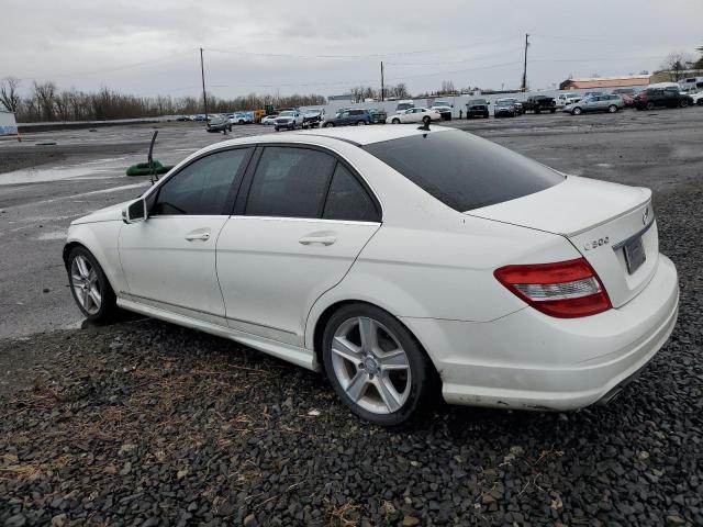 WDDGF5EB7AF429371 - 2010 MERCEDES-BENZ C 300 WHITE photo 2