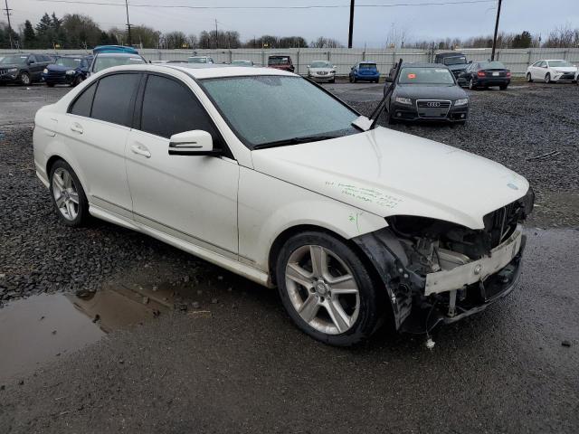 WDDGF5EB7AF429371 - 2010 MERCEDES-BENZ C 300 WHITE photo 4