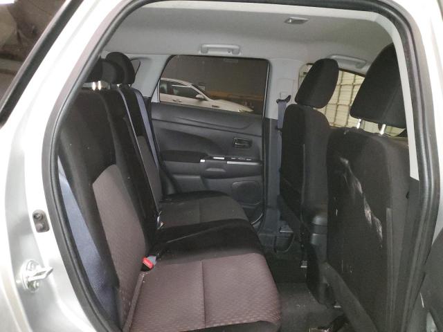 JA4AP3AU4KU032653 - 2019 MITSUBISHI OUTLANDER ES 银色 照片 11