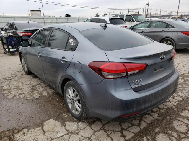 3KPFL4A76HE076264 - 2017 KIA FORTE LX GRAY photo 2