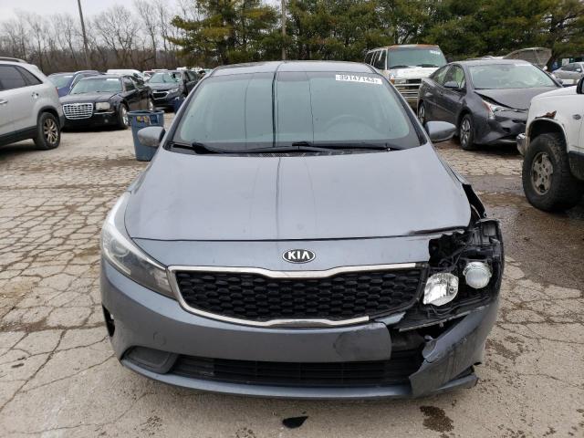 3KPFL4A76HE076264 - 2017 KIA FORTE LX GRAY photo 5