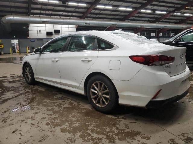 5NPE24AF1JH600699 - 2018 HYUNDAI SONATA SE WHITE photo 2