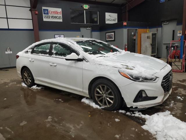 5NPE24AF1JH600699 - 2018 HYUNDAI SONATA SE WHITE photo 4