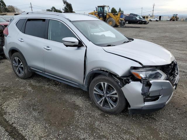 JN8AT2MV4JW319076 - 2018 NISSAN ROGUE S SILVER photo 4