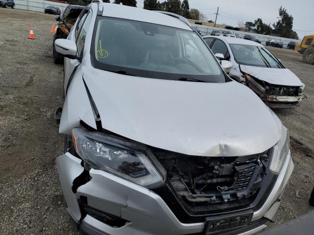 JN8AT2MV4JW319076 - 2018 NISSAN ROGUE S SILVER photo 5