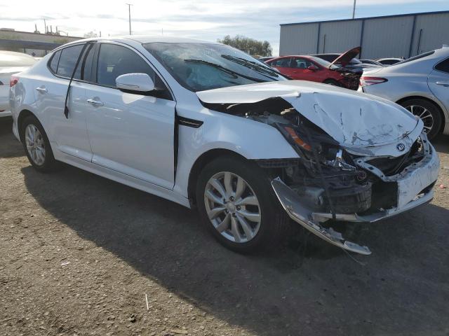 5XXGN4A78FG519307 - 2015 KIA OPTIMA EX WHITE photo 4