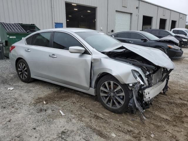 1N4AL3AP7HC119320 - 2017 NISSAN ALTIMA 2.5 SILVER photo 4