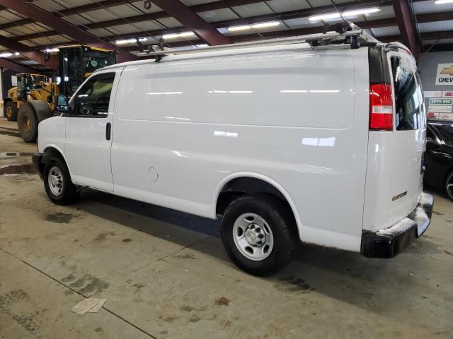 1GCWGAFP7L1272947 - 2020 CHEVROLET EXPRESS G2 WHITE photo 2