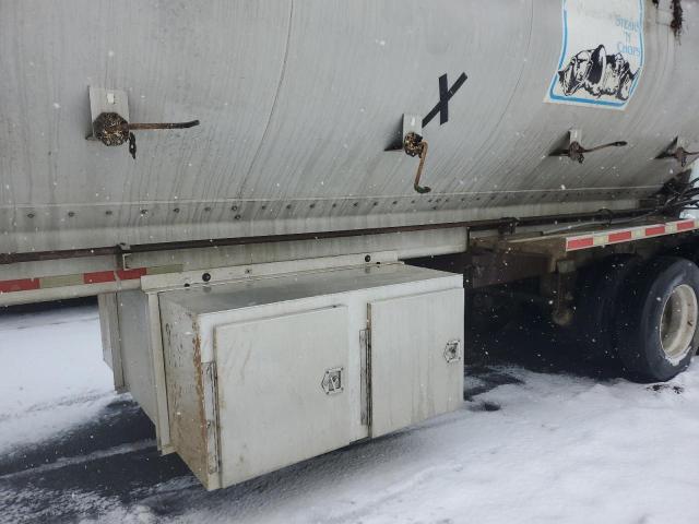 1W9AA3826W1198551 - 1998 WARR TRAILER SILVER photo 5