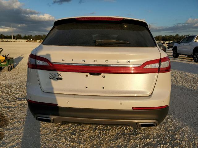 2LMTJ6LR6GBL40706 - 2016 LINCOLN MKX RESERVE თეთრი ფოტო 6