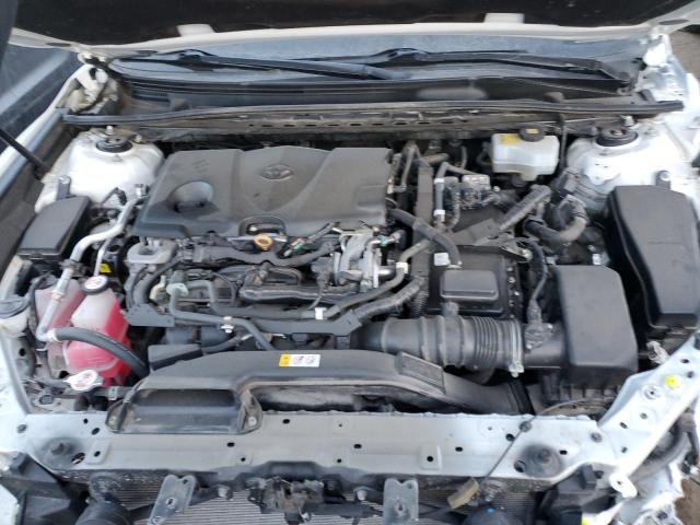 4T1B31HK1JU003300 - 2018 TOYOTA CAMRY LE WHITE photo 11