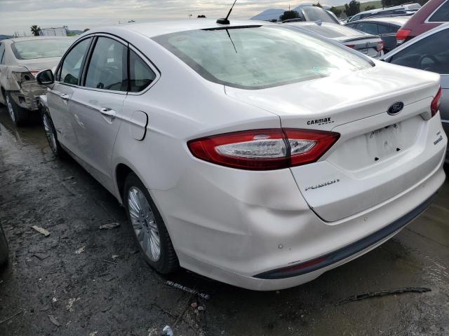 3FA6P0LUXGR290915 - 2016 FORD FUSION SE HYBRID WHITE photo 2