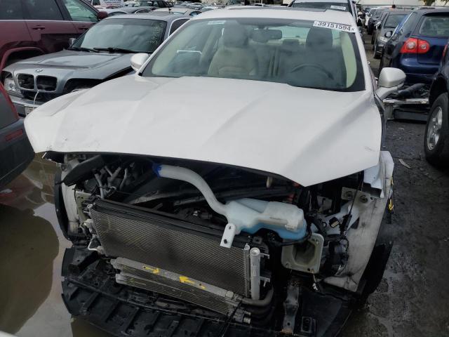 3FA6P0LUXGR290915 - 2016 FORD FUSION SE HYBRID WHITE photo 5