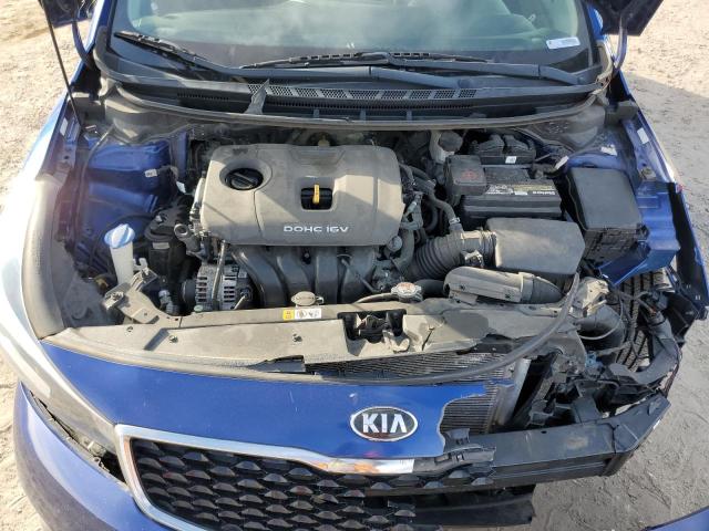 3KPFK4A73JE198718 - 2018 KIA FORTE LX BLUE photo 11