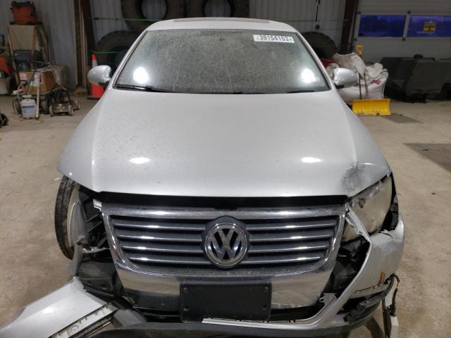 WVWAK73C98P056275 - 2008 VOLKSWAGEN PASSAT KOMFORT SILVER photo 5