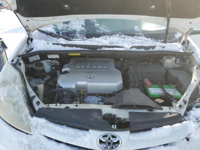 5TDZK22C29S233585 - 2009 TOYOTA SIENNA XLE WHITE photo 12