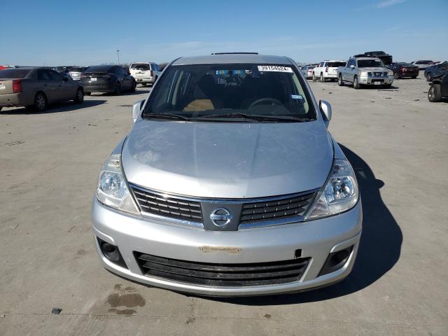 3N1BC13E09L489631 - 2009 NISSAN VERSA S SILVER photo 5