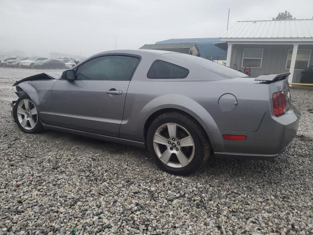 1ZVFT82HX65143744 - 2006 FORD MUSTANG GT GRAY photo 2