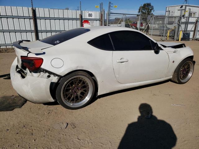 JF1ZNAE10K8700692 - 2019 TOYOTA 86 GT WHITE photo 3