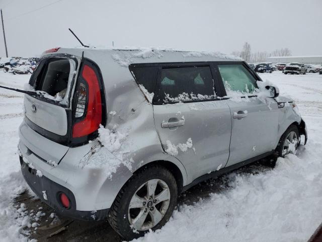 KNDJN2A24J7562588 - 2018 KIA SOUL SILVER photo 3