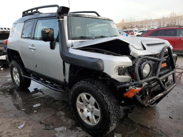 JTEBU11F570079855 - 2007 TOYOTA FJ CRUISER SILVER photo 4