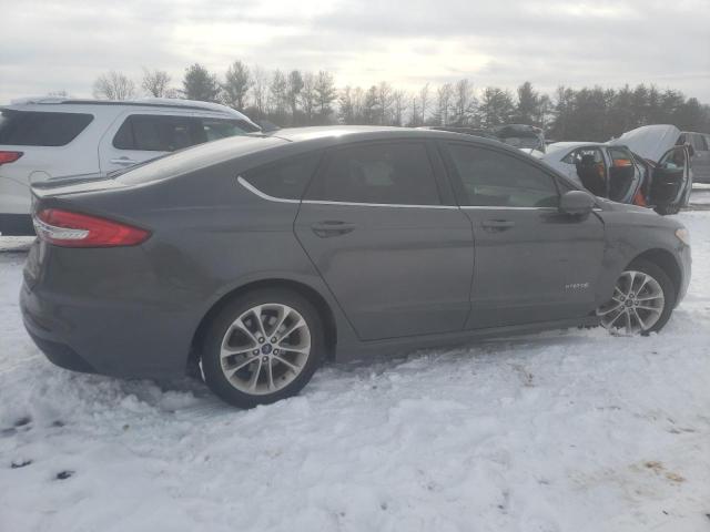 3FA6P0LU4KR166812 - 2019 FORD FUSION SE GRAY photo 3