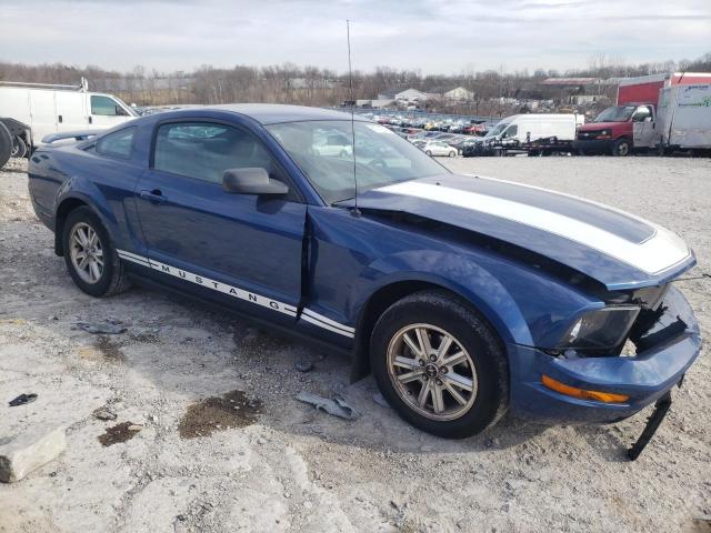 1ZVFT80N675362520 - 2007 FORD MUSTANG BLUE photo 4