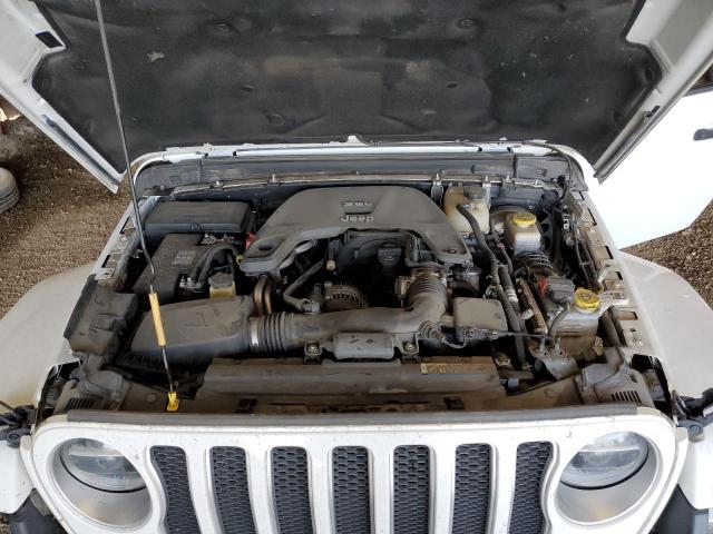 1C4HJXEG8JW186089 - 2018 JEEP WRANGLER U SAHARA WHITE photo 11