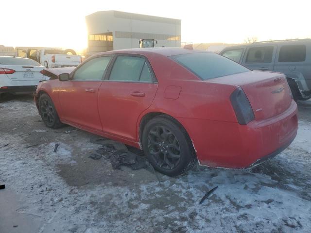 2C3CCAGG2FH846331 - 2015 CHRYSLER 300 S RED photo 2
