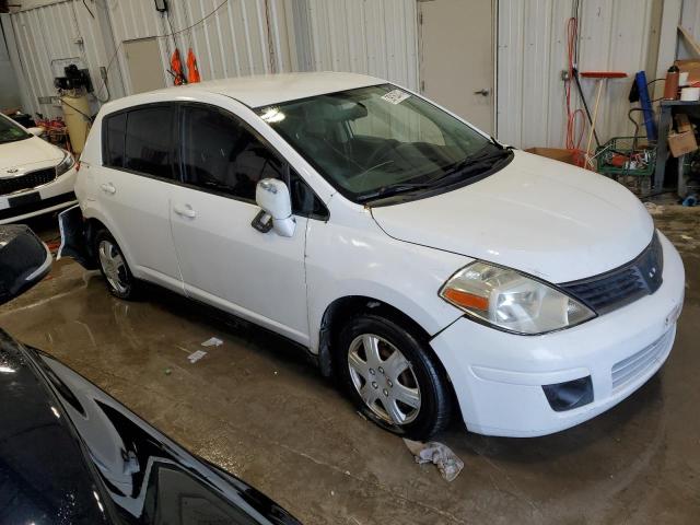 3N1BC13E57L373354 - 2007 NISSAN VERSA S WHITE photo 4