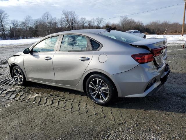 3KPF24AD9PE588642 - 2023 KIA FORTE LX GRAY photo 2