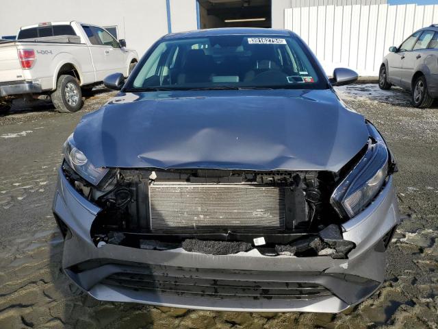 3KPF24AD9PE588642 - 2023 KIA FORTE LX GRAY photo 5