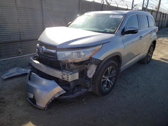 5TDKKRFH2GS163731 - 2016 TOYOTA HIGHLANDER XLE ვერცხლისფერი ფოტო 2