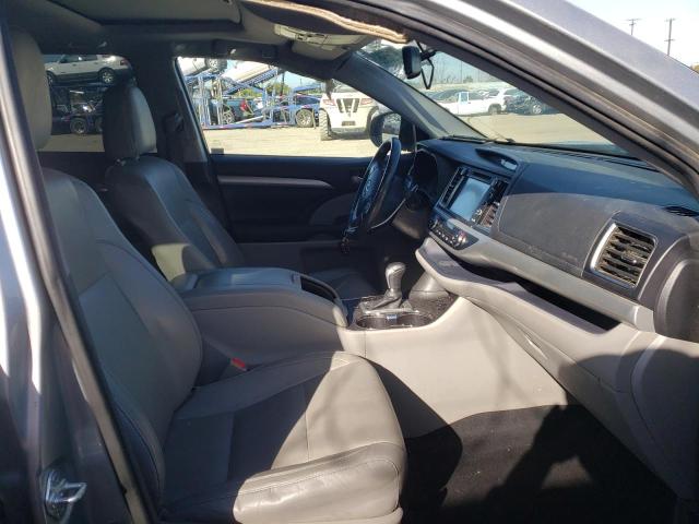 5TDKKRFH2GS163731 - 2016 TOYOTA HIGHLANDER XLE ვერცხლისფერი ფოტო 5