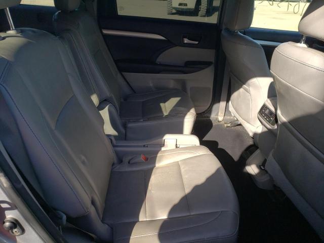 5TDKKRFH2GS163731 - 2016 TOYOTA HIGHLANDER XLE ვერცხლისფერი ფოტო 6