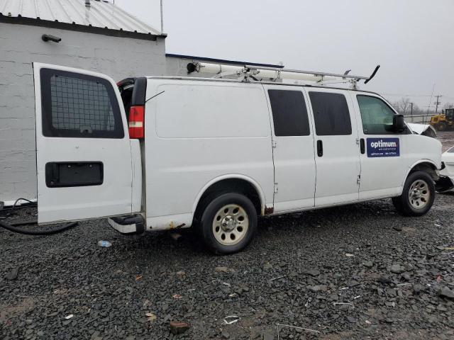 1GCSGAFX0B1186859 - 2011 CHEVROLET EXPRESS G1 WHITE photo 3