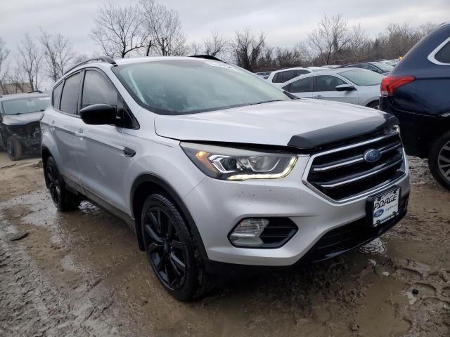 1FMCU0GD0HUD52067 - 2017 FORD ESCAPE SE SILVER photo 4