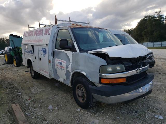 1GBHG31UX61211053 - 2006 CHEVROLET EXPRESS G3 WHITE photo 4