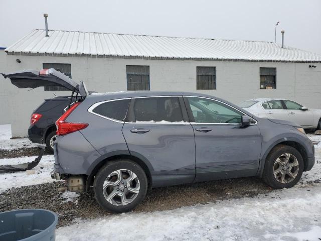 2HKRW2H58JH600657 - 2018 HONDA CR-V EX GRAY photo 3