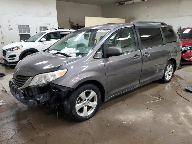 2012 TOYOTA SIENNA LE, 