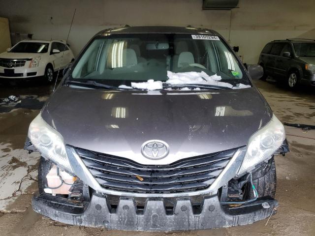 5TDKK3DC1CS263625 - 2012 TOYOTA SIENNA LE GRAY photo 5