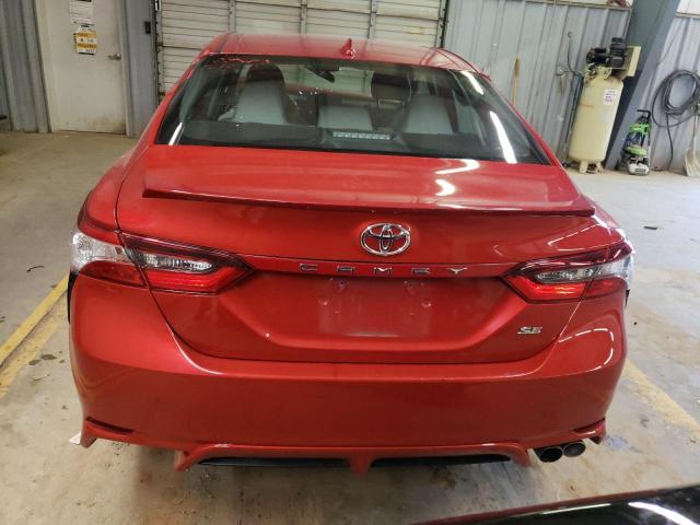 4T1G11AK6MU487653 - 2021 TOYOTA CAMRY SE RED photo 6