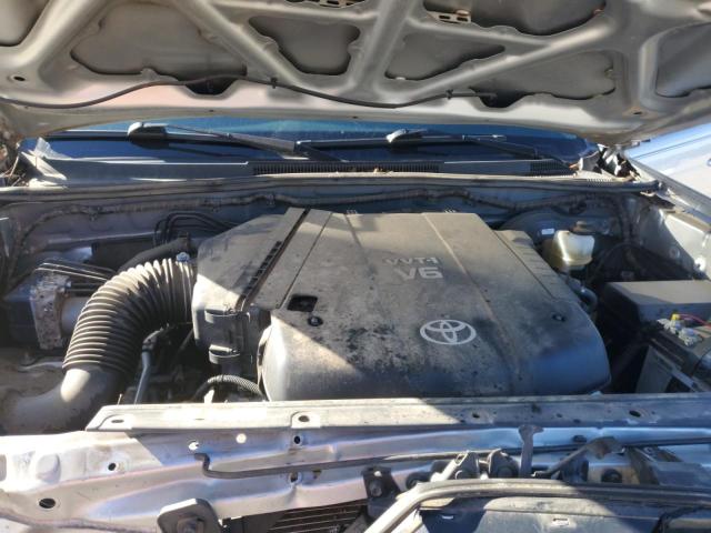 5TFJU4GN4BX005729 - 2011 TOYOTA TACOMA DOUBLE CAB PRERUNNER SILVER photo 11