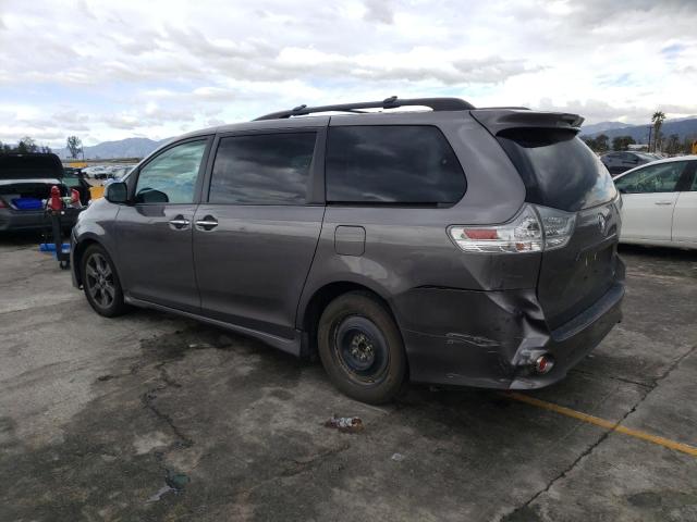 5TDXZ3DC2JS901251 - 2018 TOYOTA SIENNA SE GRAY photo 2