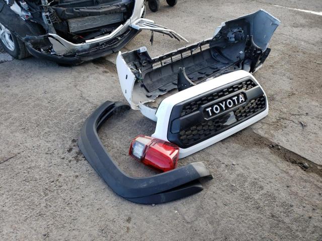 3TMCZ5AN7JM177637 - 2018 TOYOTA TACOMA DOUBLE CAB 白色 照片 12