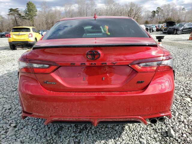 4T1G11AK2PU179027 - 2023 TOYOTA CAMRY SE NIGHT SHADE RED photo 6