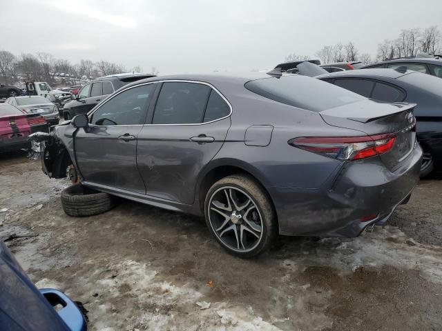 4T1G31AK3PU606810 - 2023 TOYOTA CAMRY SE NIGHT SHADE GRAY photo 2